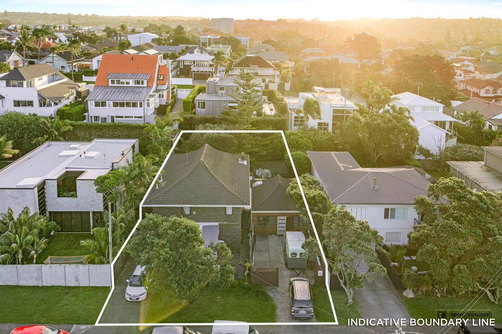 Slider image of 22 Muritai Road, Auckland