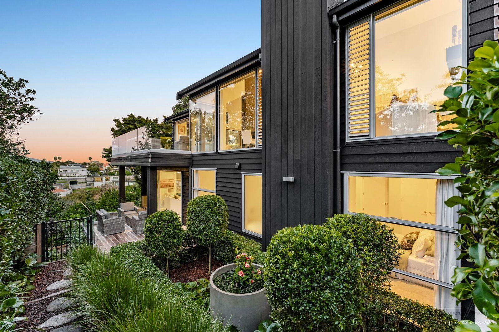 Slider image of 7A Prospect Terrace, Auckland