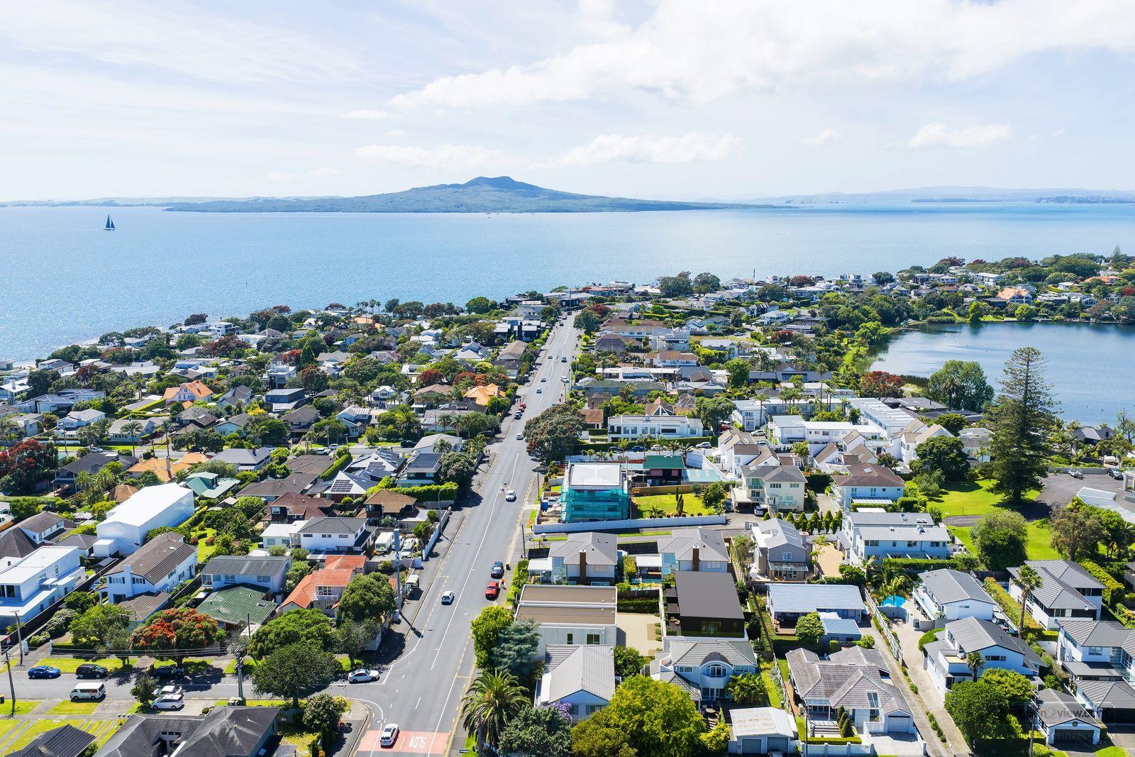 Slider image of 2/98 Kitchener Road, Auckland