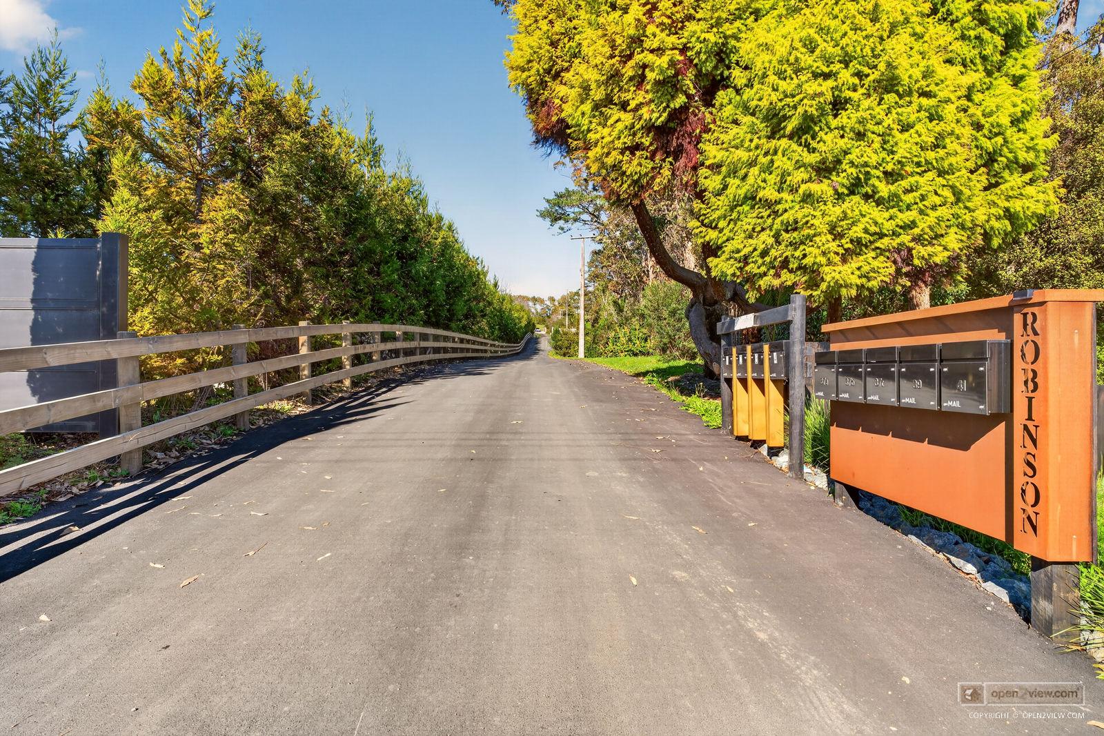 Slider image of B/37 Robinson Road, Auckland