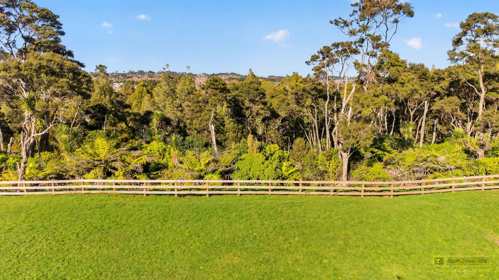 Slider image of B/37 Robinson Road, Auckland
