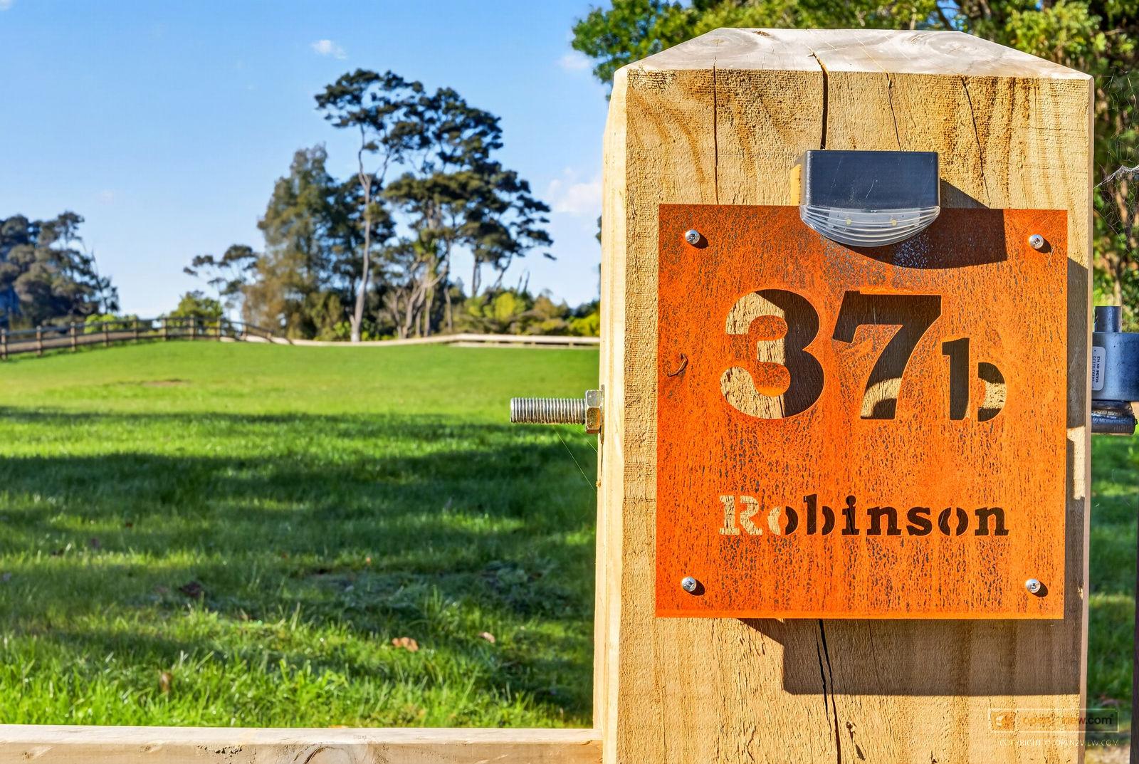 Featured image of B/37 Robinson Road, Auckland