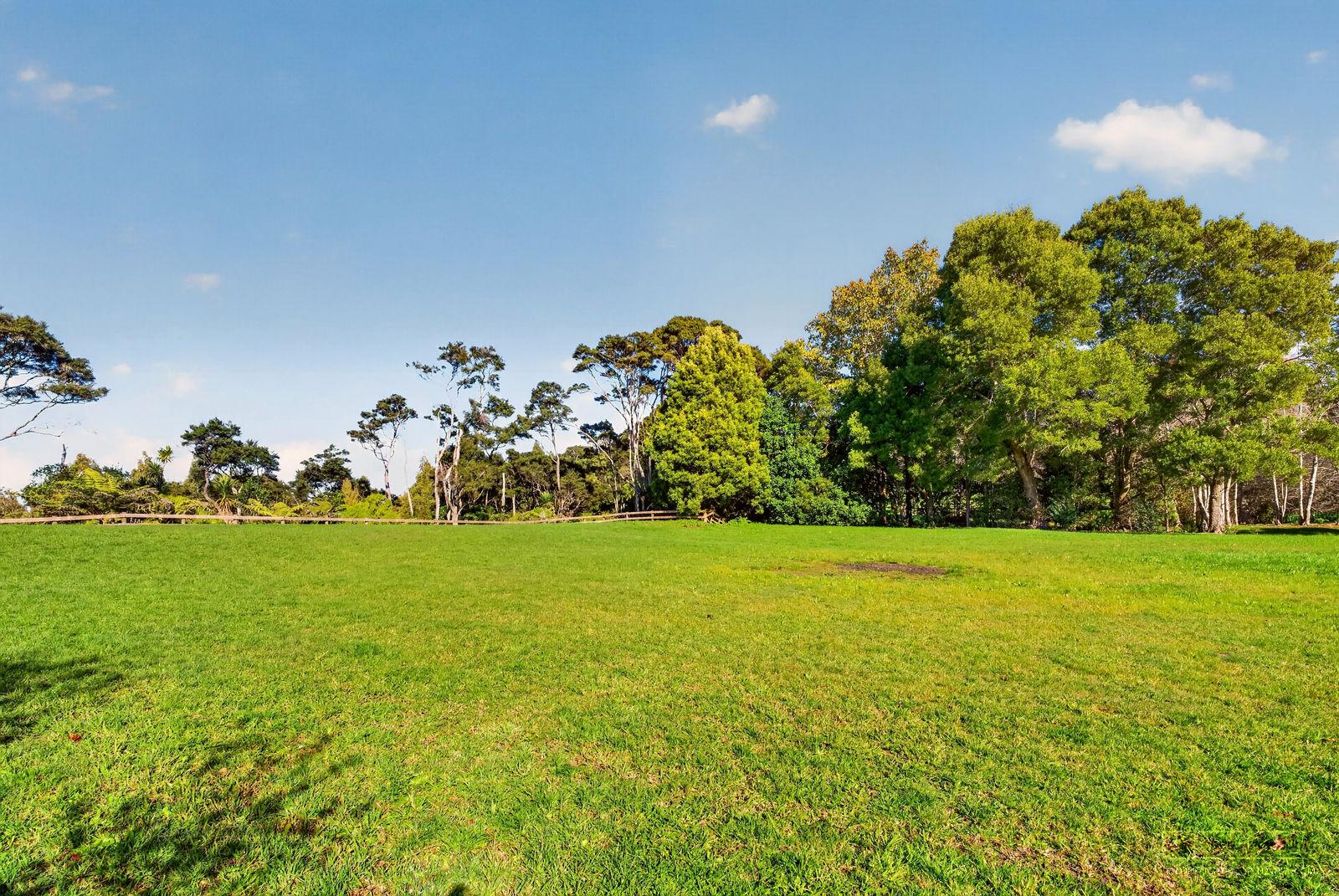 Slider image of B/37 Robinson Road, Auckland