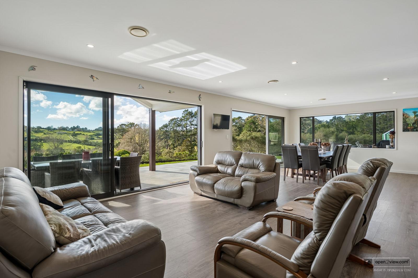 Slider image of 78 Screen Road, Auckland