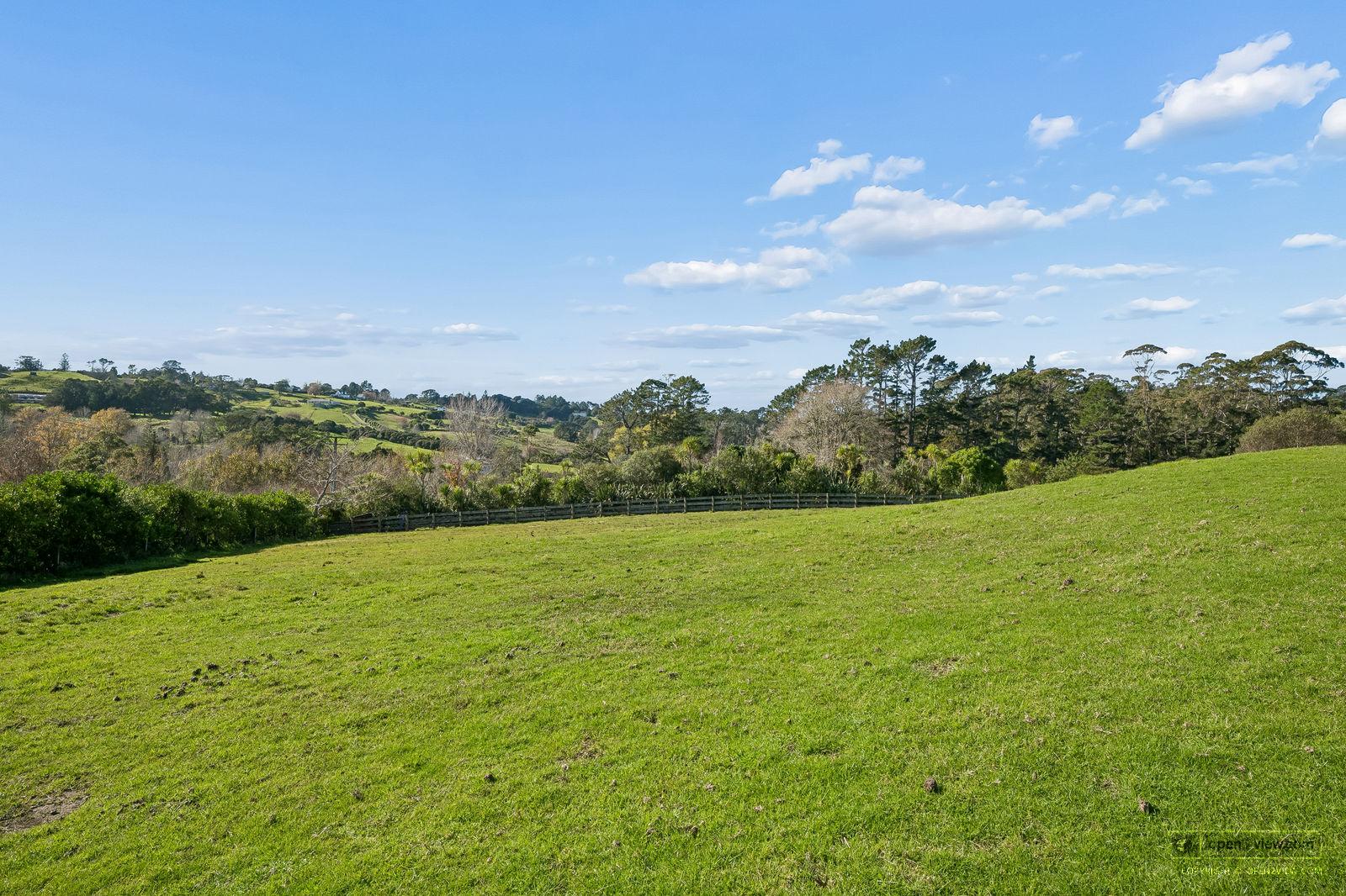 Slider image of 78 Screen Road, Auckland