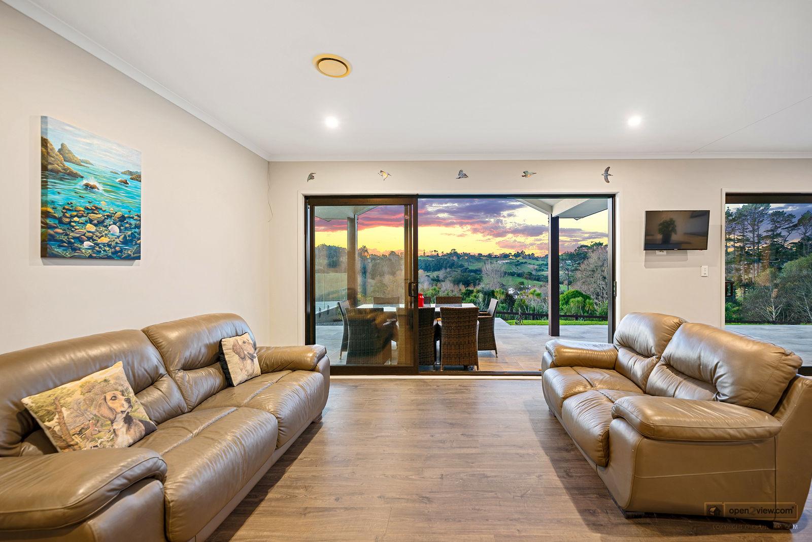 Slider image of 78 Screen Road, Auckland