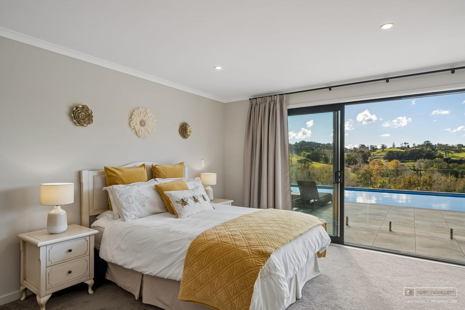 Slider image of 78 Screen Road, Auckland