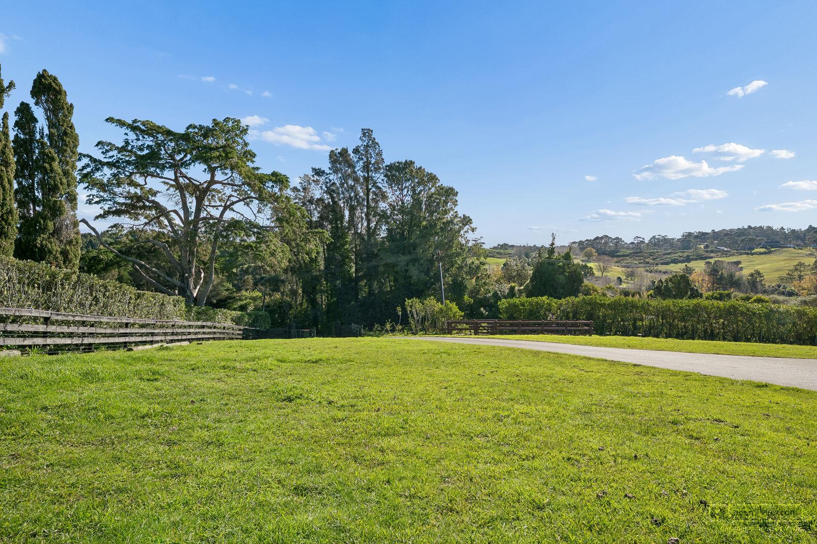 Slider image of 78 Screen Road, Auckland