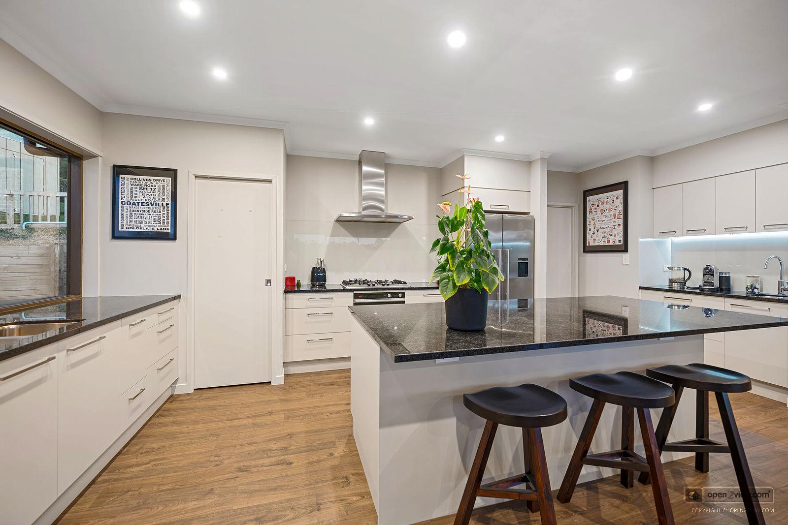 Slider image of 78 Screen Road, Auckland