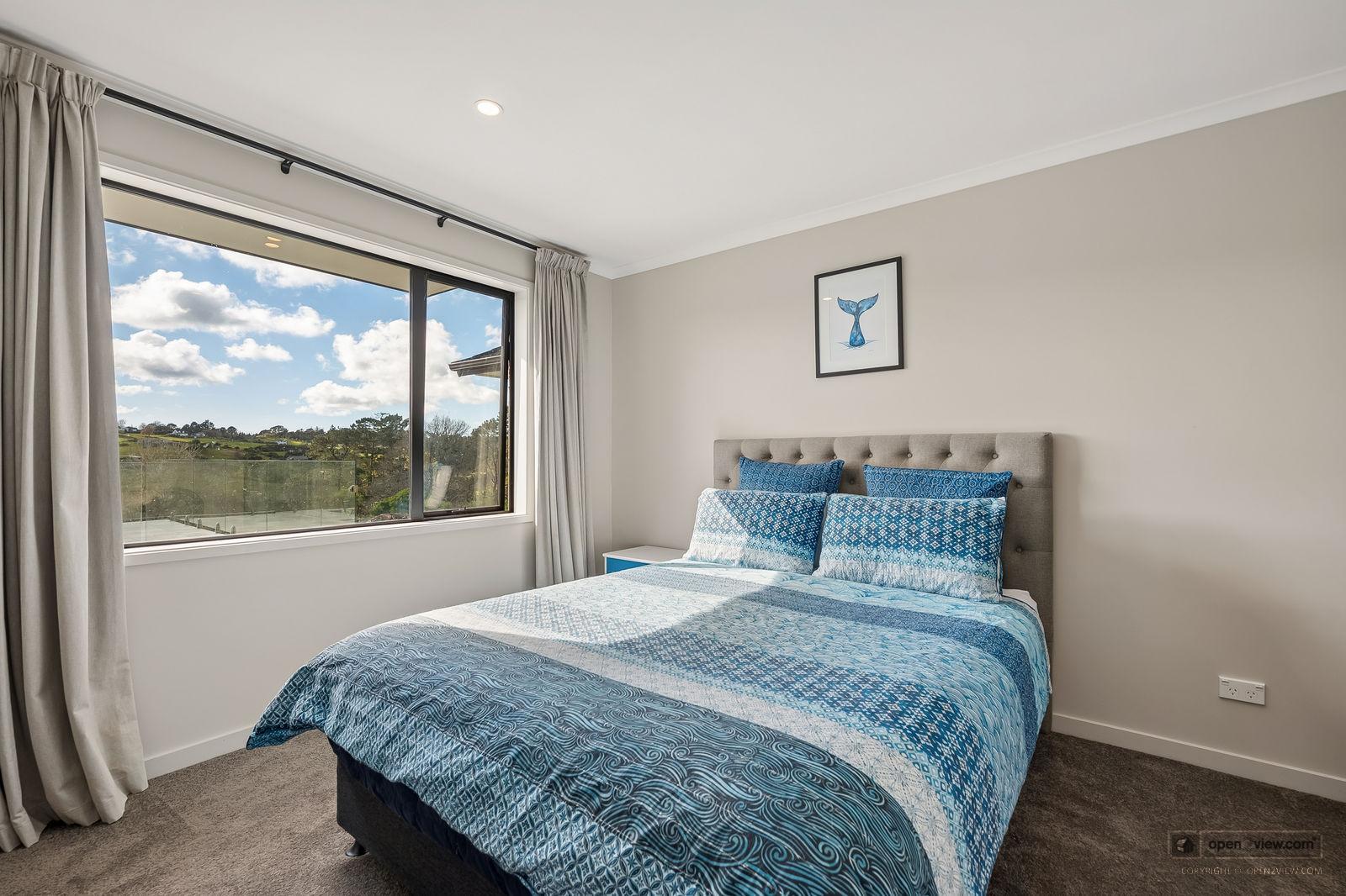 Slider image of 78 Screen Road, Auckland