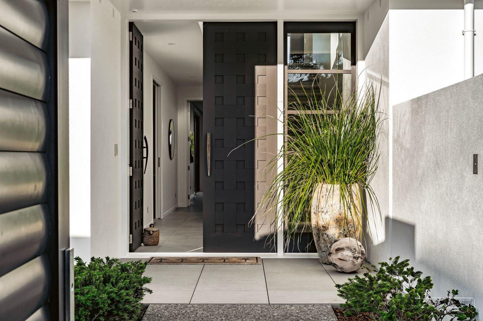 Slider image of 23 Muritai Road, Auckland