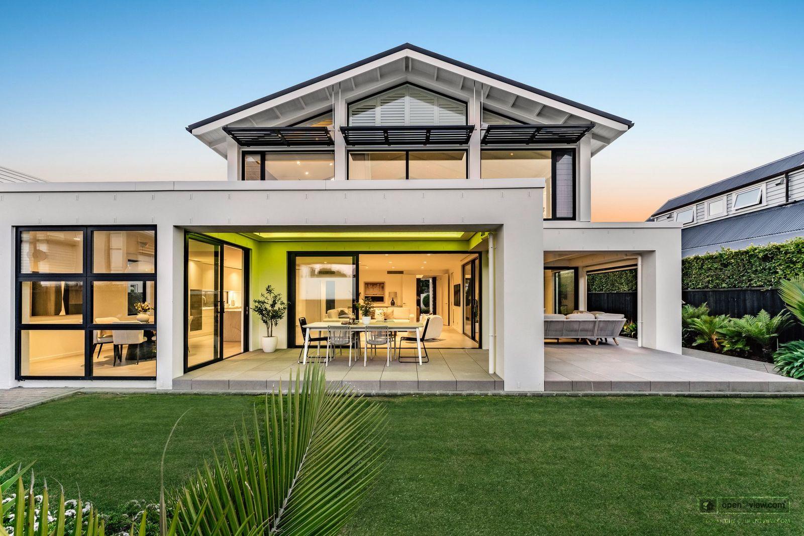 Slider image of 23 Muritai Road, Auckland