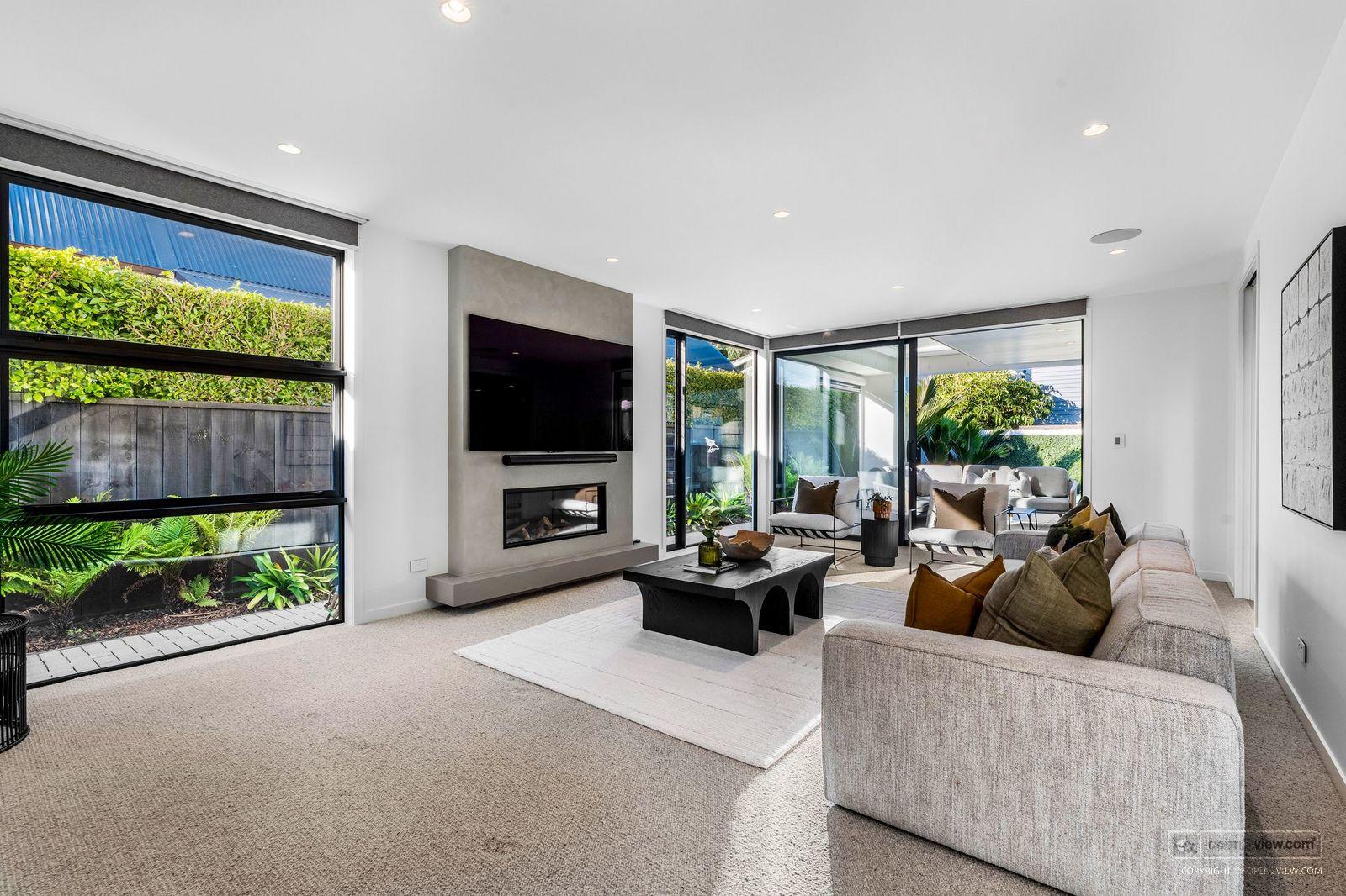 Slider image of 23 Muritai Road, Auckland