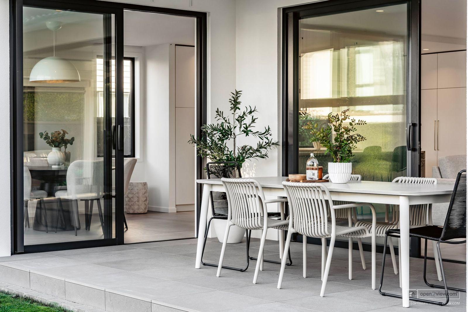 Slider image of 23 Muritai Road, Auckland