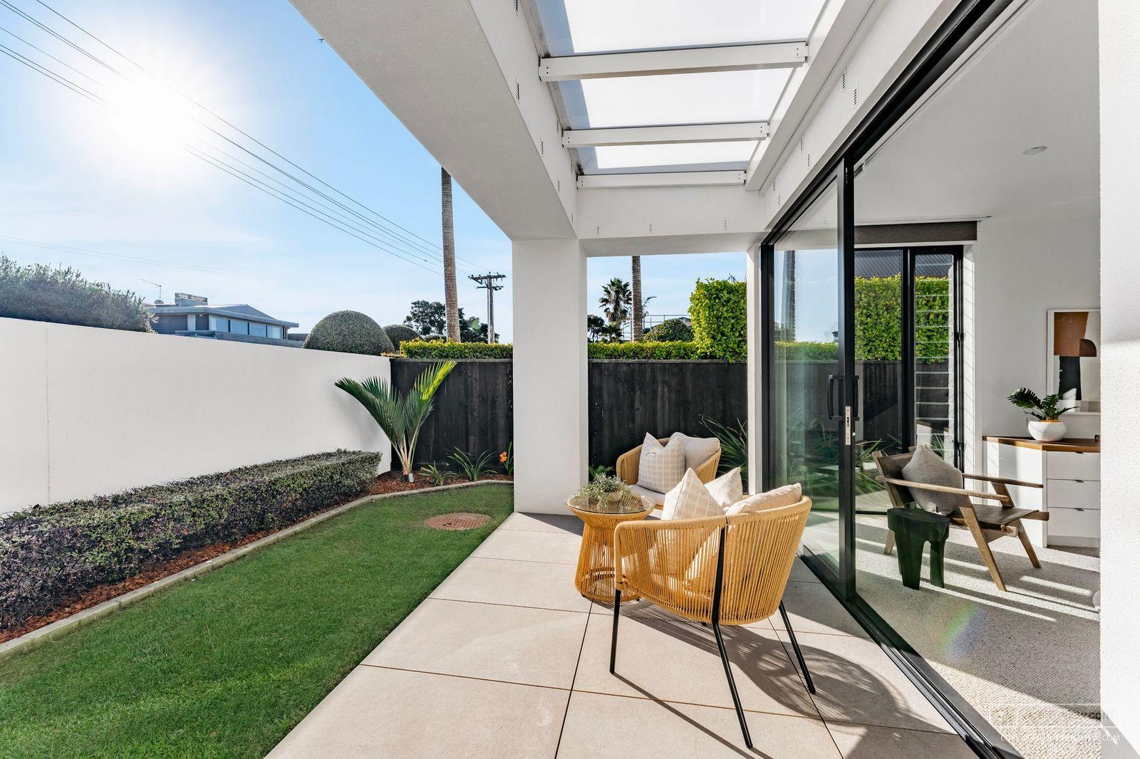 Slider image of 23 Muritai Road, Auckland