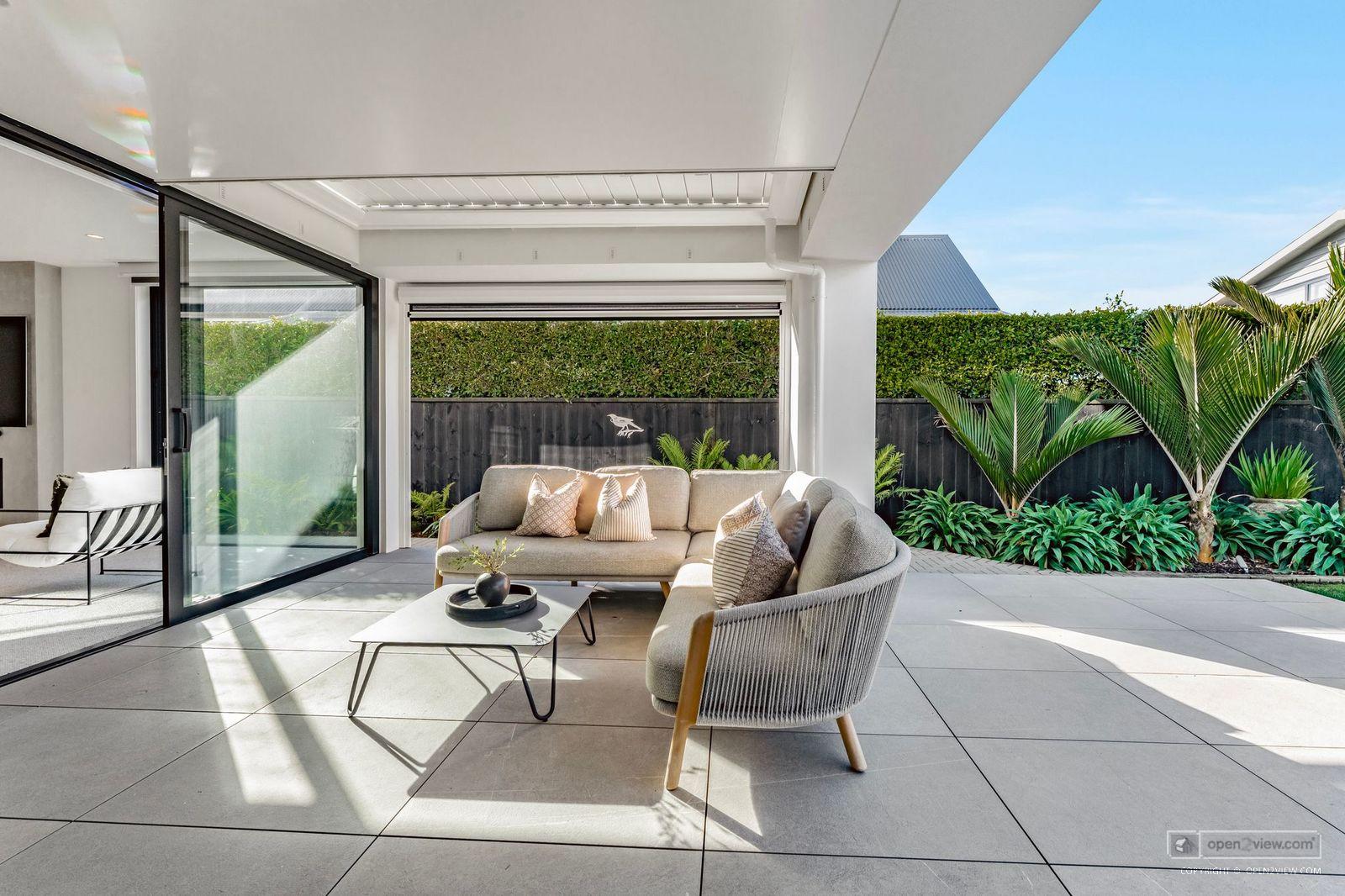 Slider image of 23 Muritai Road, Auckland