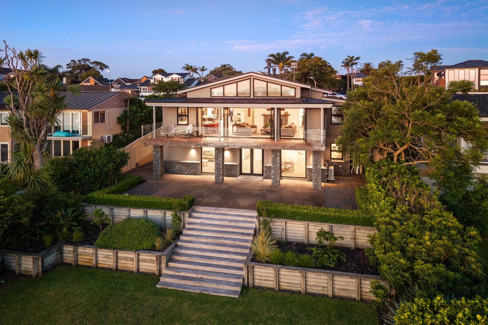 Slider image of 8 Eric Price Avenue, Auckland