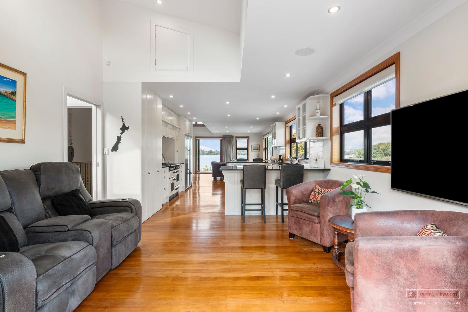 Slider image of 8 Eric Price Avenue, Auckland