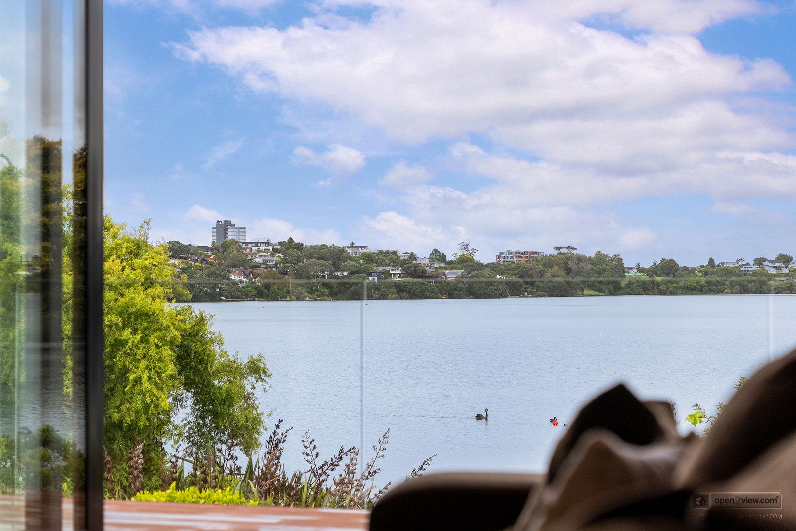 Slider image of 8 Eric Price Avenue, Auckland