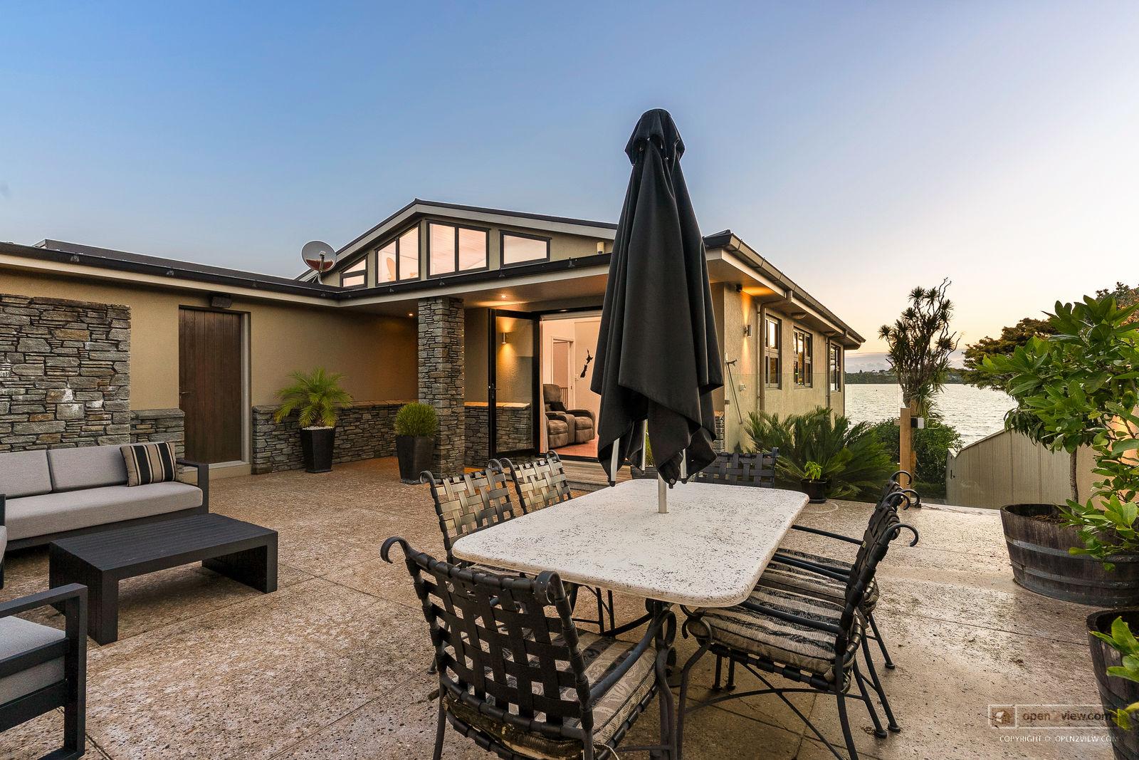 Slider image of 8 Eric Price Avenue, Auckland