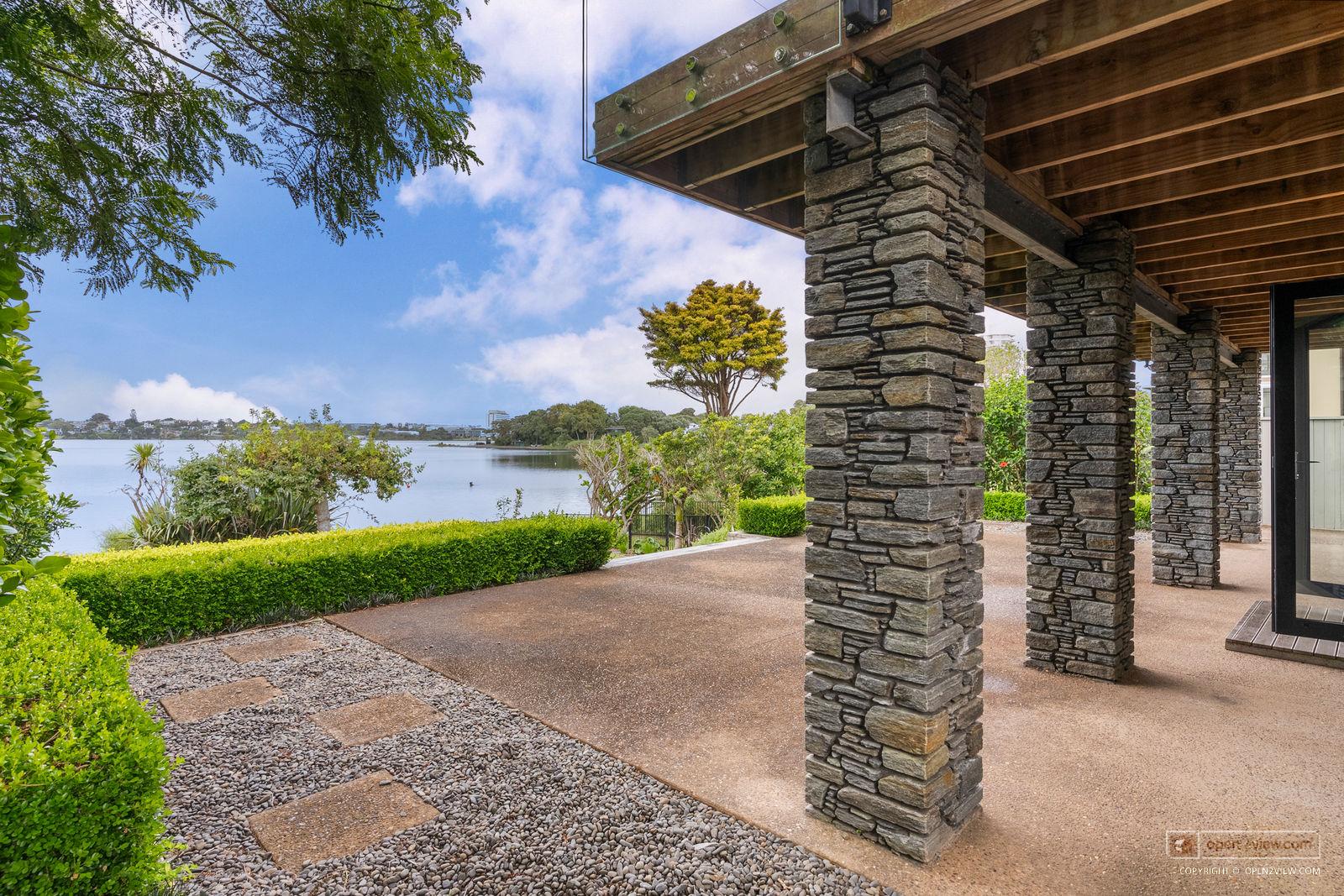 Slider image of 8 Eric Price Avenue, Auckland