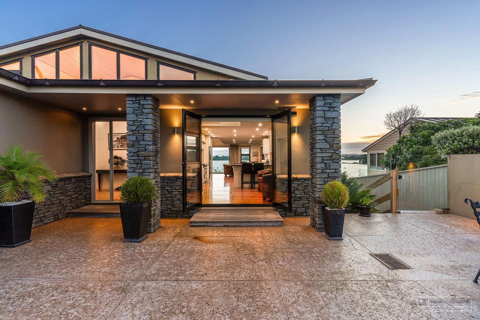 Slider image of 8 Eric Price Avenue, Auckland