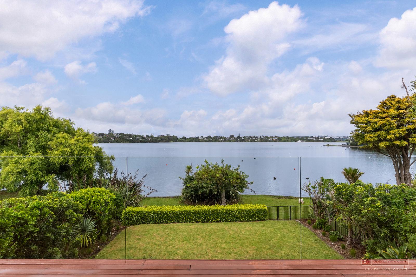 Slider image of 8 Eric Price Avenue, Auckland
