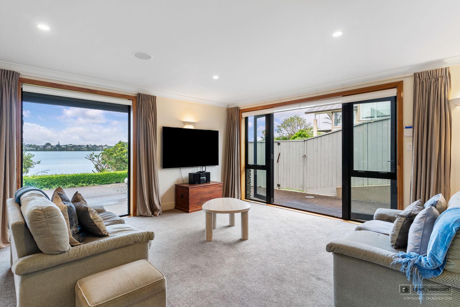 Slider image of 8 Eric Price Avenue, Auckland