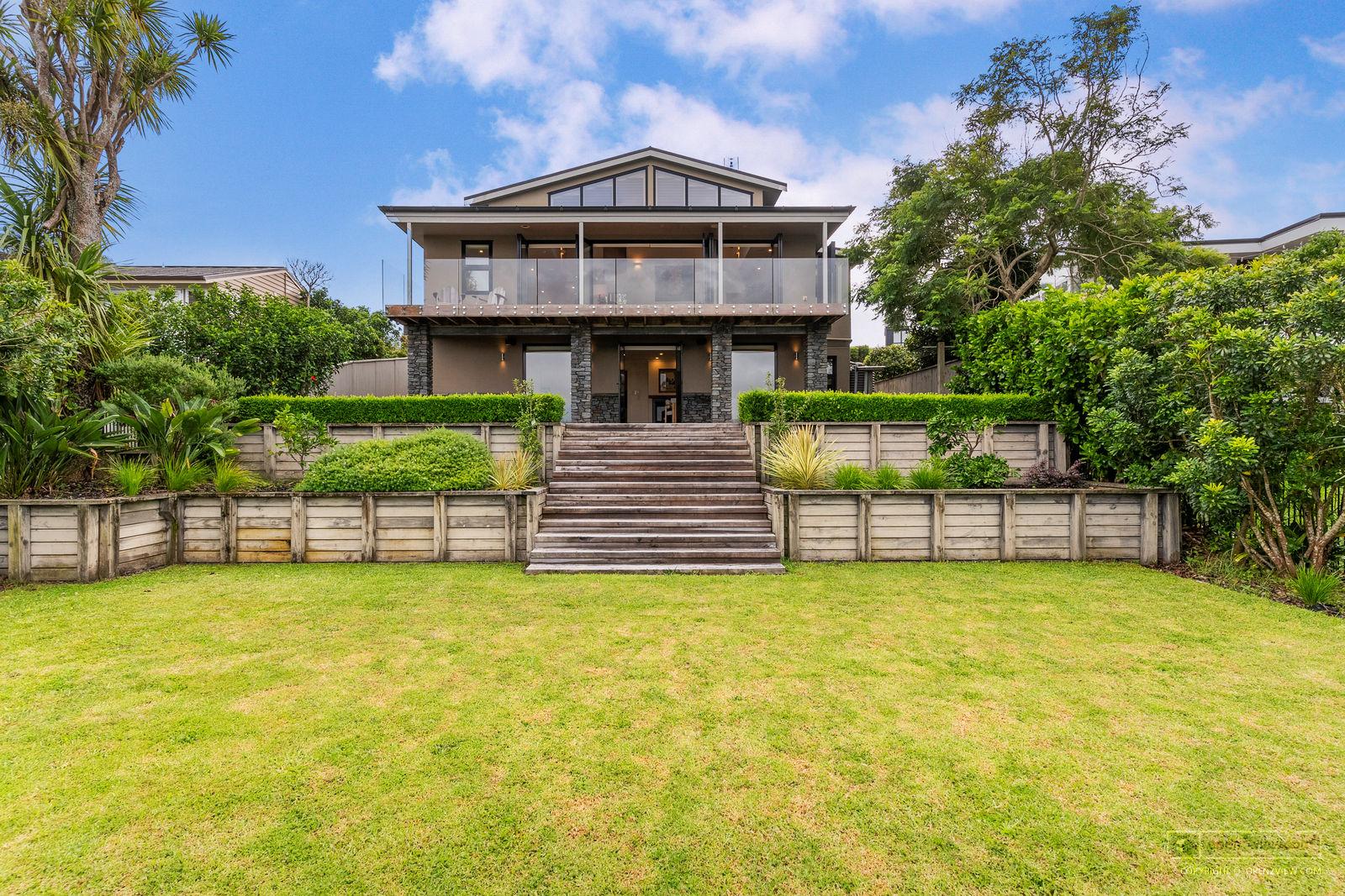 Slider image of 8 Eric Price Avenue, Auckland