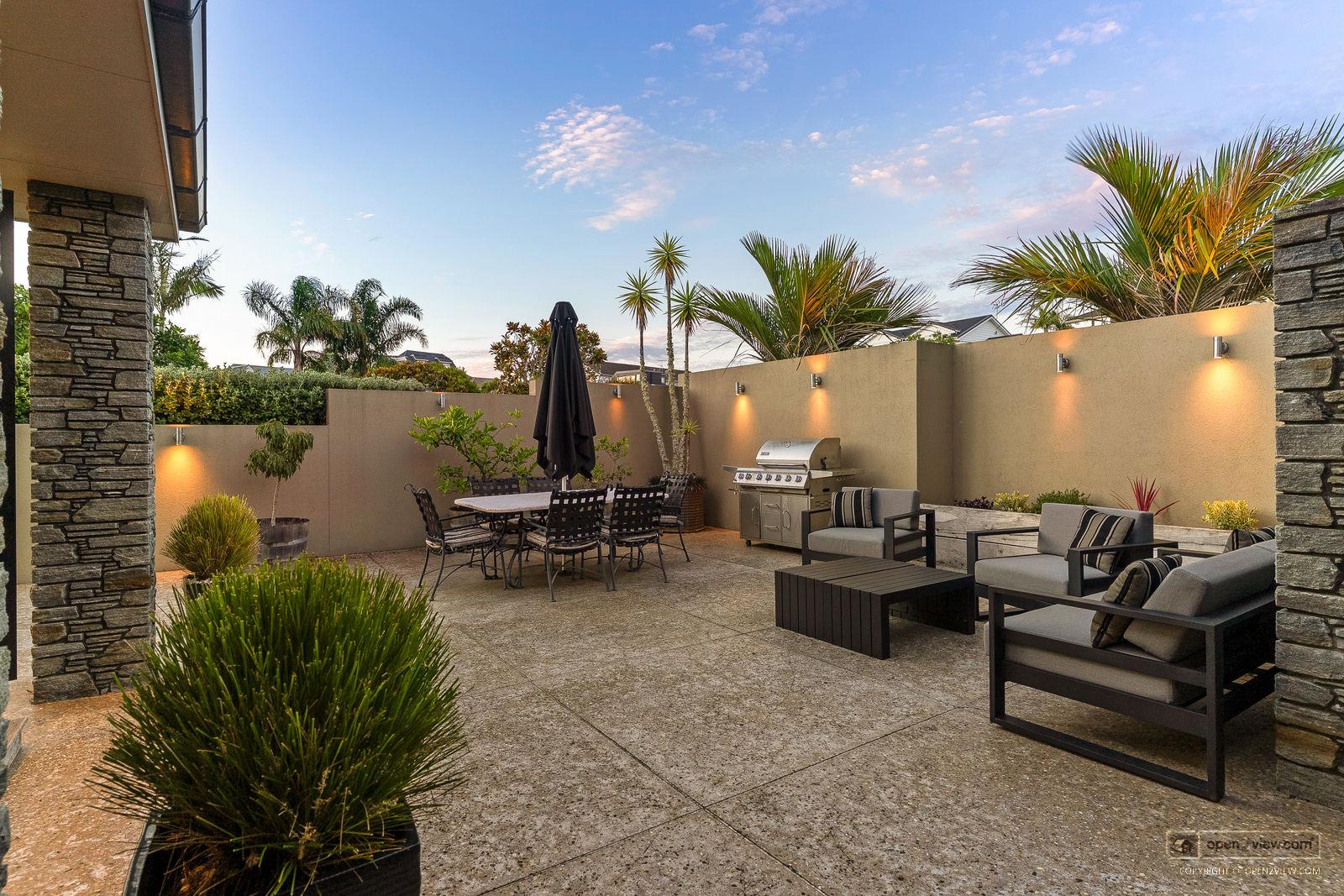 Slider image of 8 Eric Price Avenue, Auckland