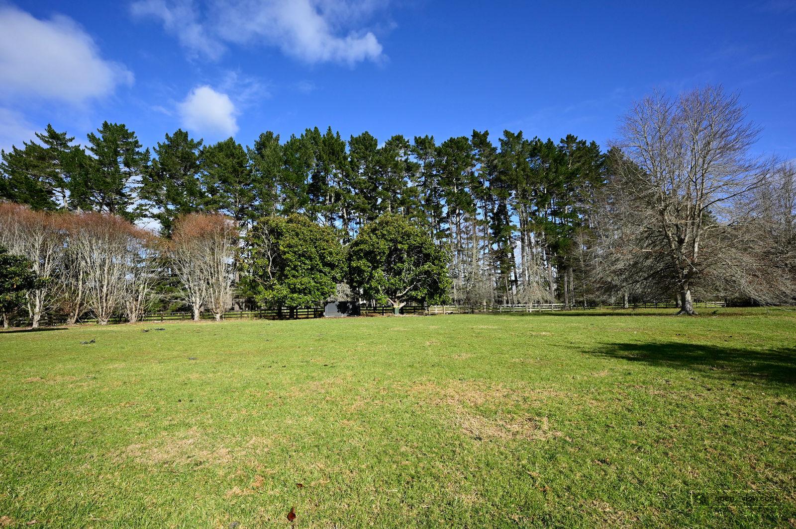 Slider image of 69 & 69A Croft Lane, Auckland