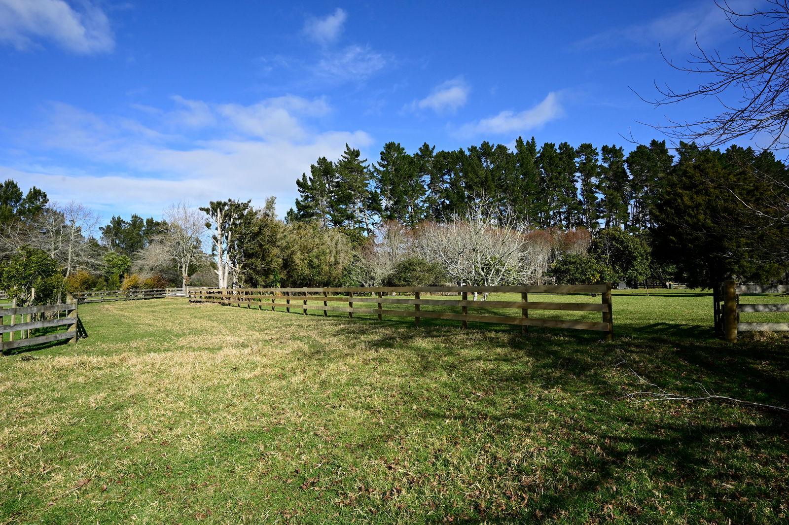 Slider image of 69 & 69A Croft Lane, Auckland