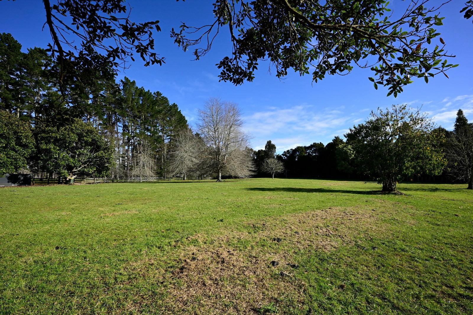 Slider image of 69 & 69A Croft Lane, Auckland