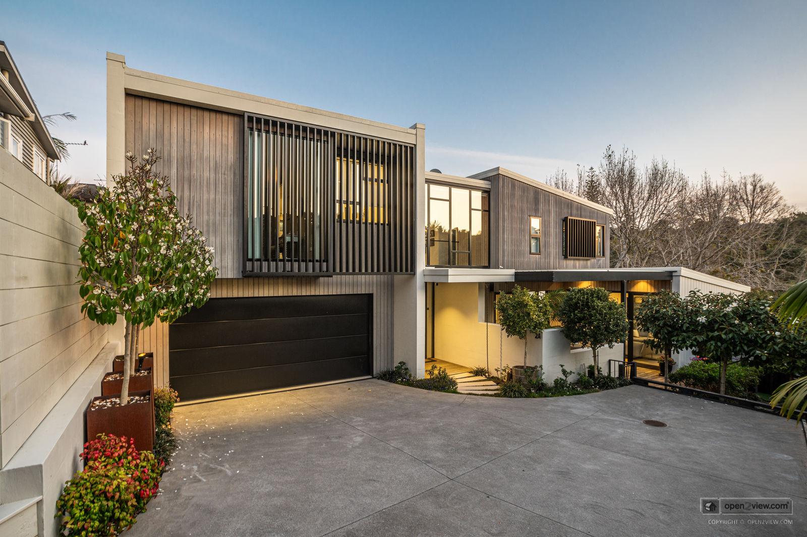 Featured image of 2A Peter Terrace, Auckland