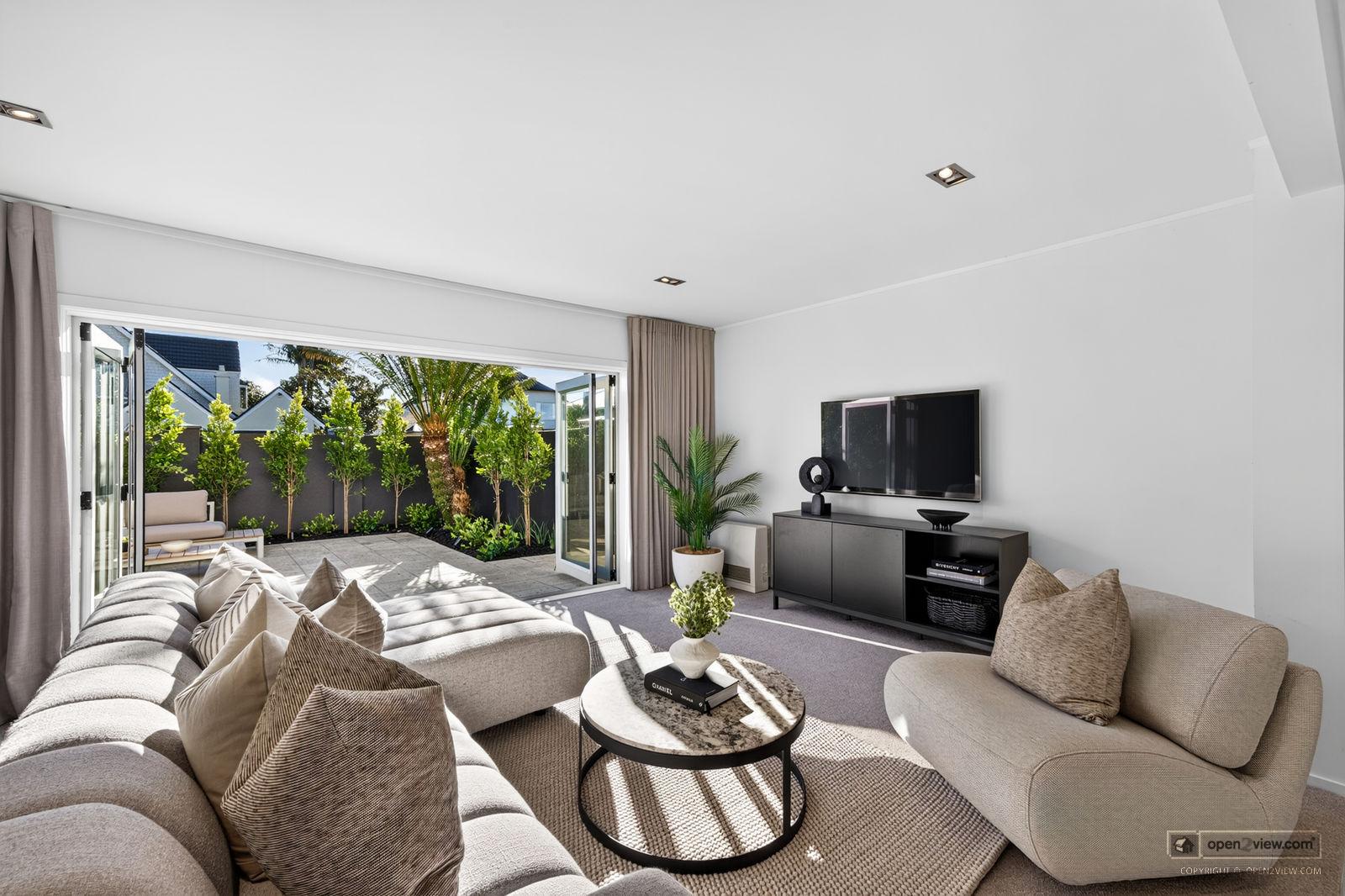 Slider image of 11A Cecil Road, Auckland