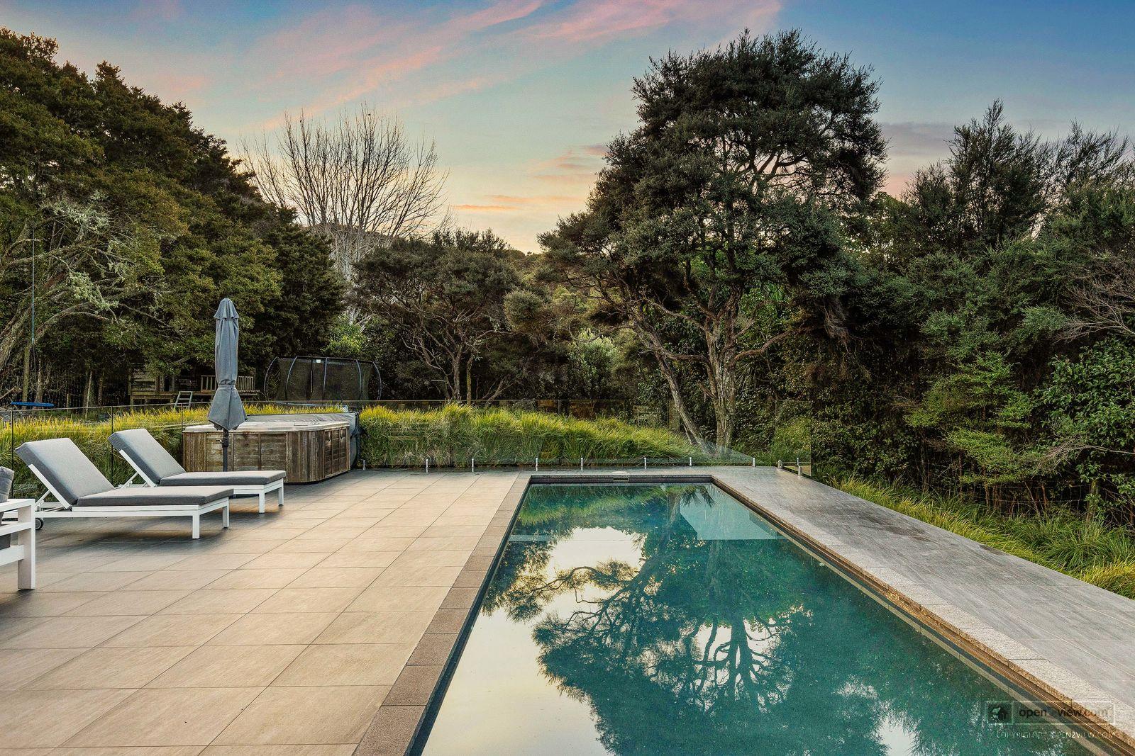 Slider image of 28 Taylor Road, Auckland