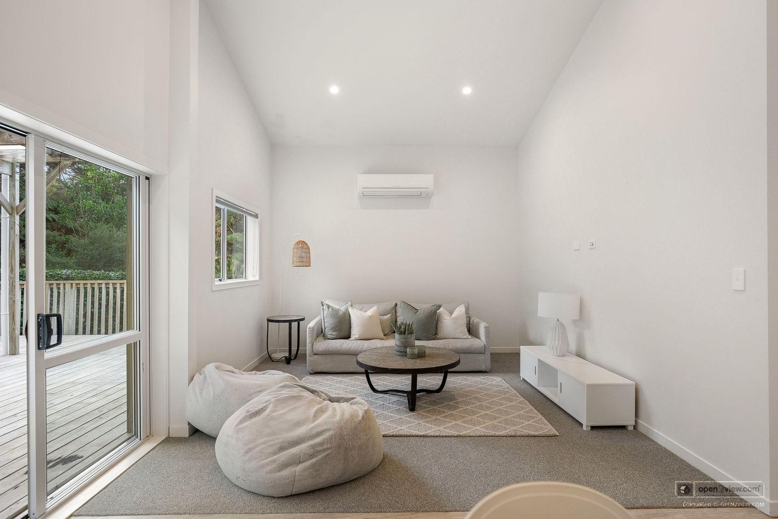 Slider image of 28 Taylor Road, Auckland