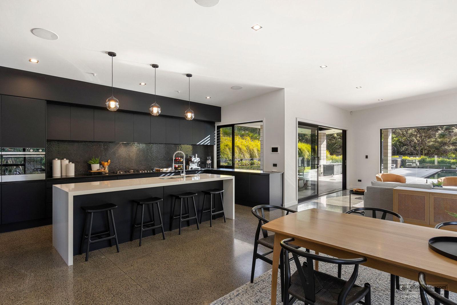 Slider image of 28 Taylor Road, Auckland