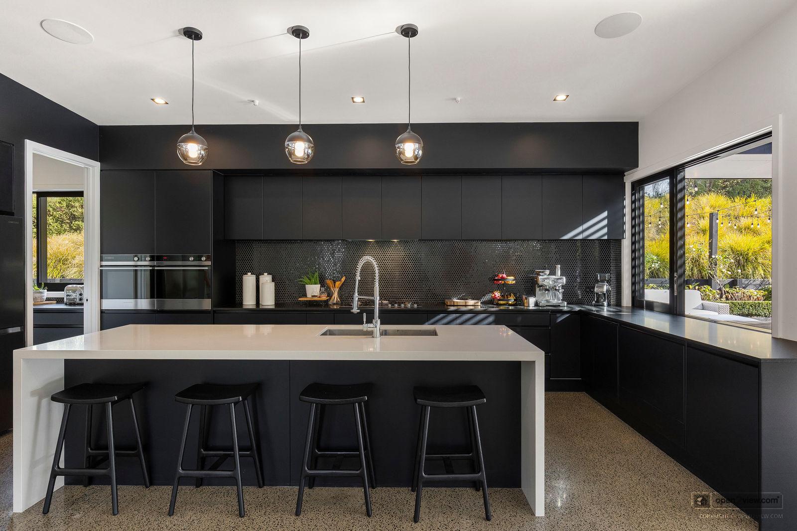 Slider image of 28 Taylor Road, Auckland