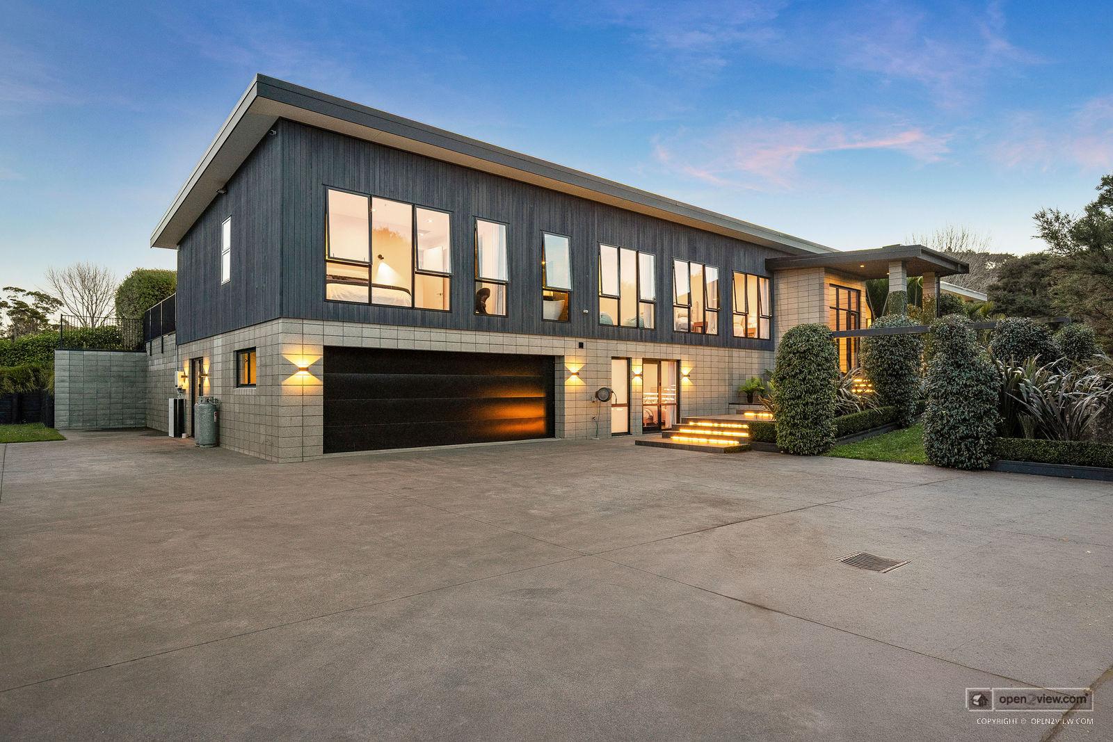 Slider image of 28 Taylor Road, Auckland