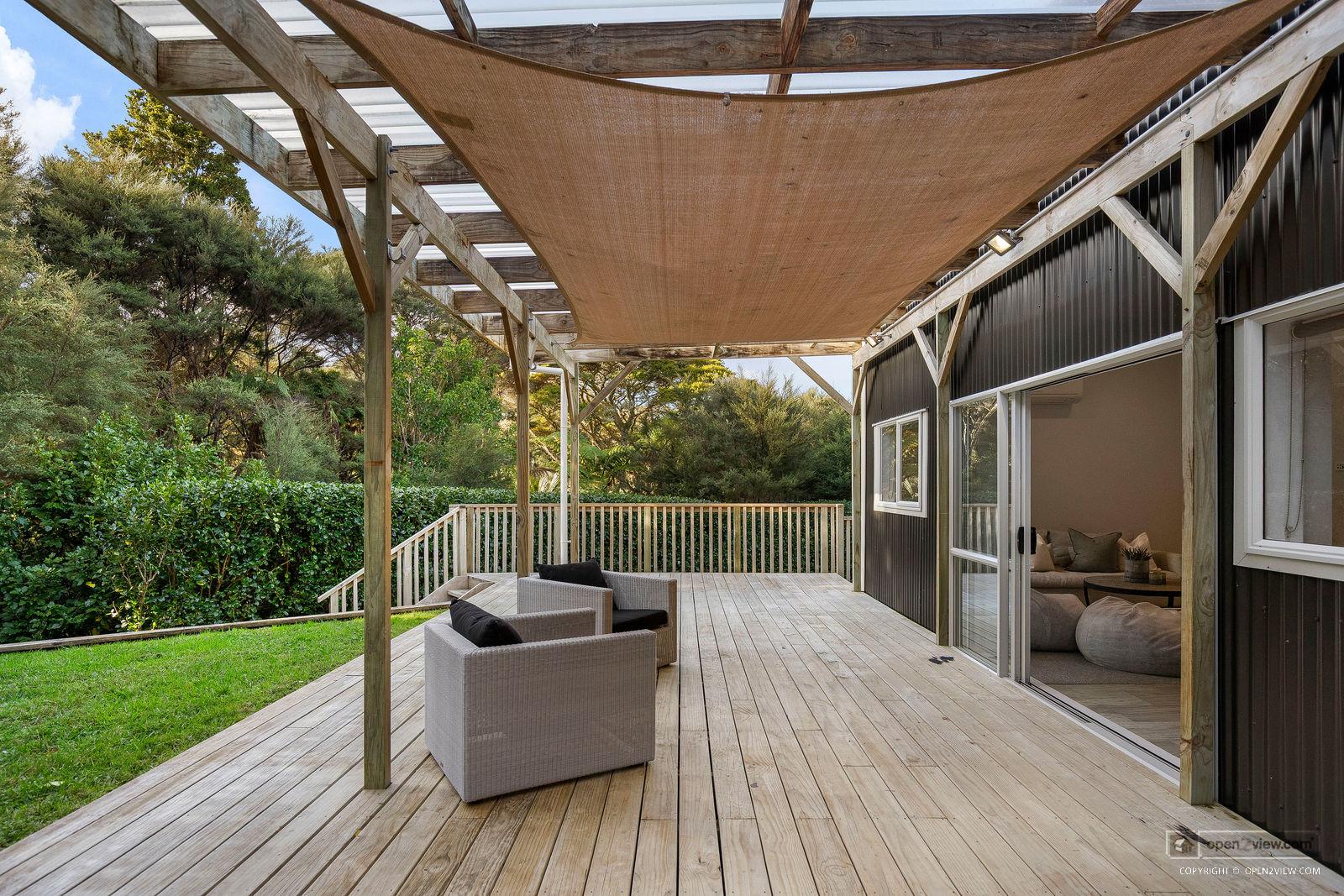 Slider image of 28 Taylor Road, Auckland