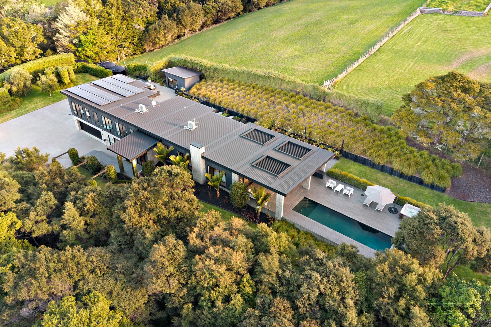 Slider image of 28 Taylor Road, Auckland