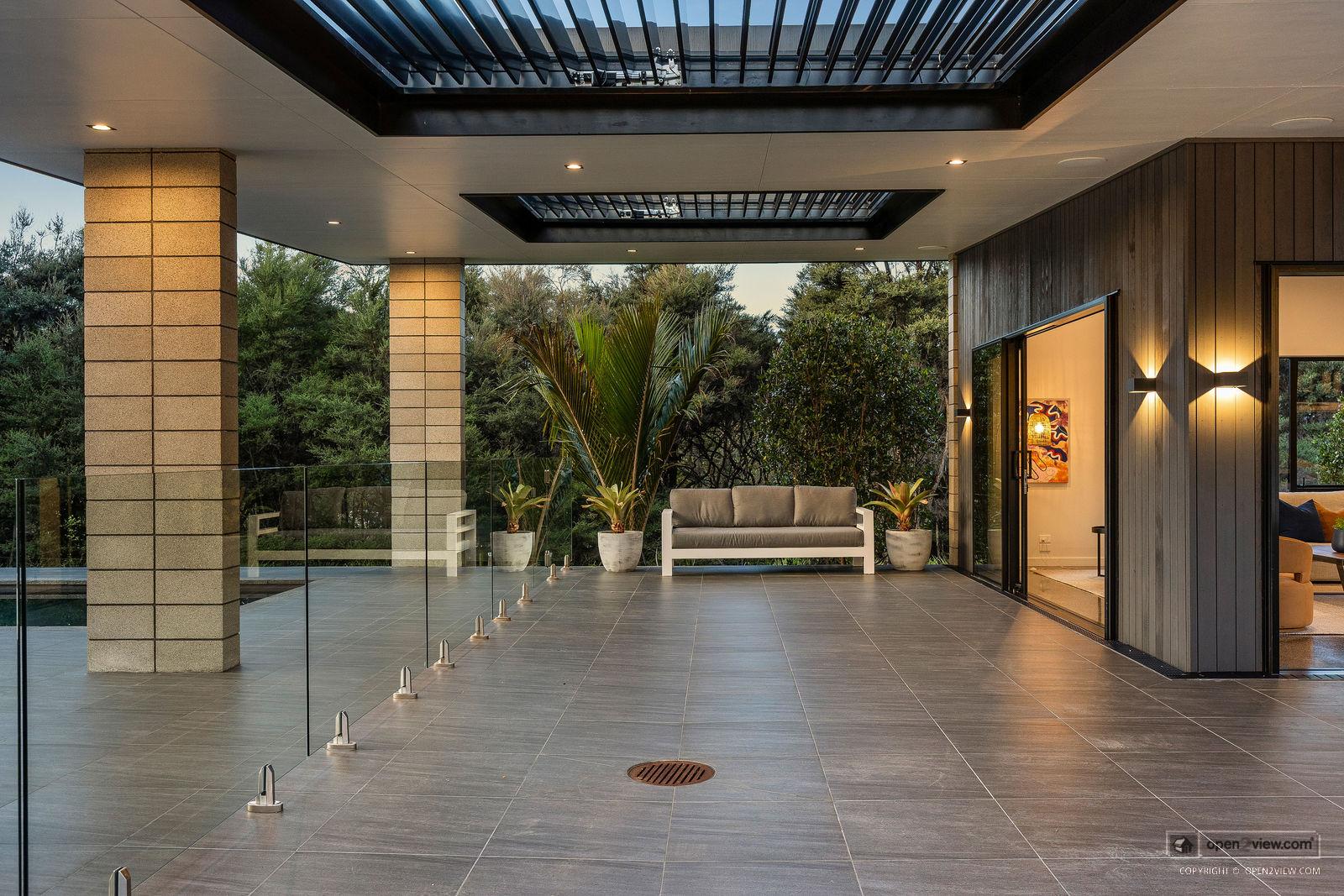 Slider image of 28 Taylor Road, Auckland
