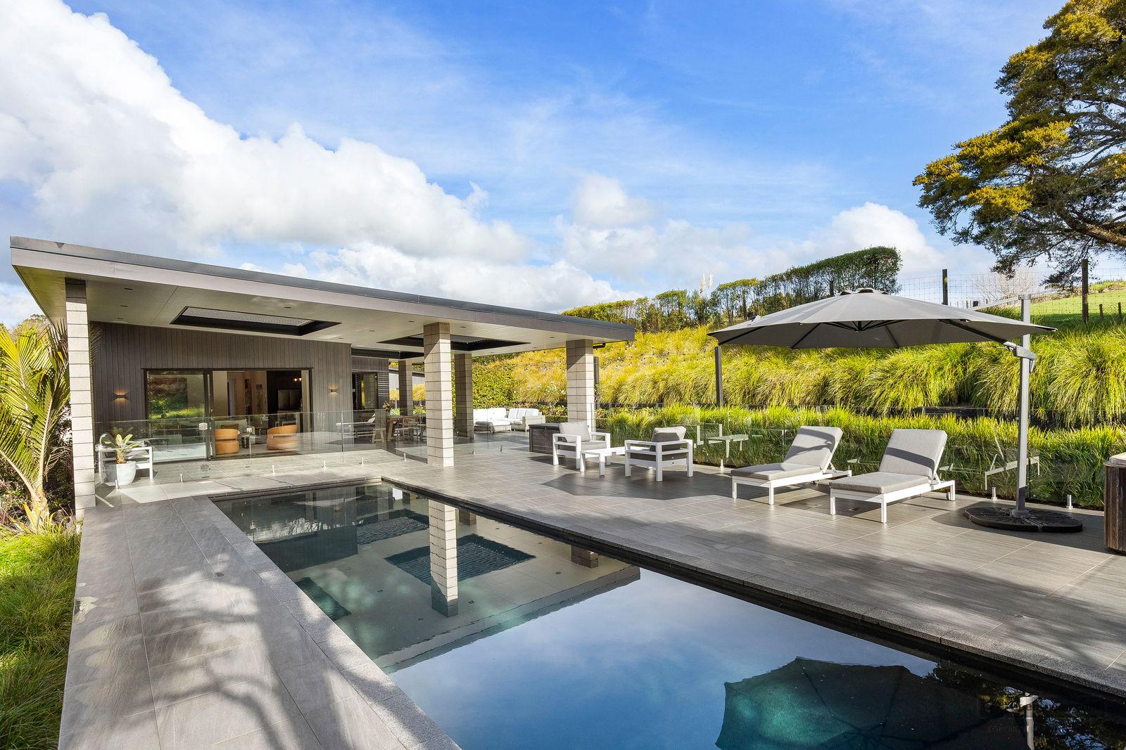 Slider image of 28 Taylor Road, Auckland