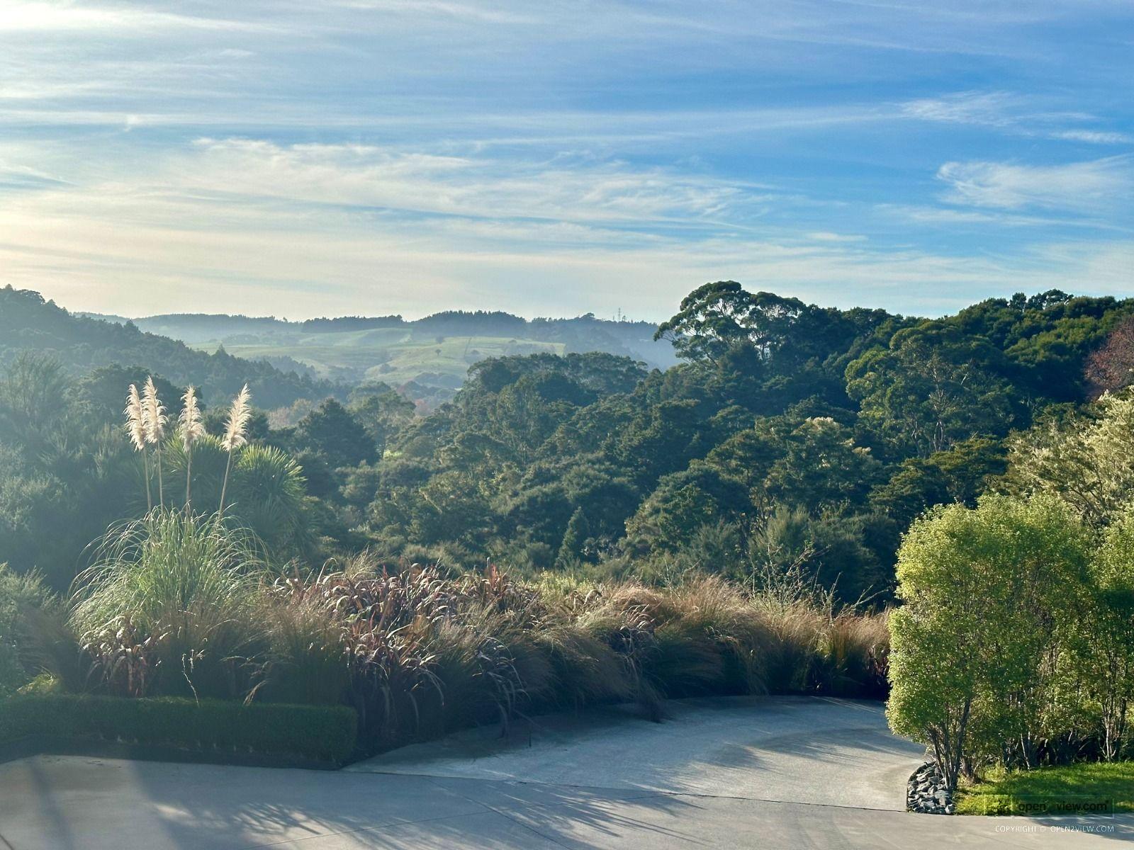 Slider image of 28 Taylor Road, Auckland
