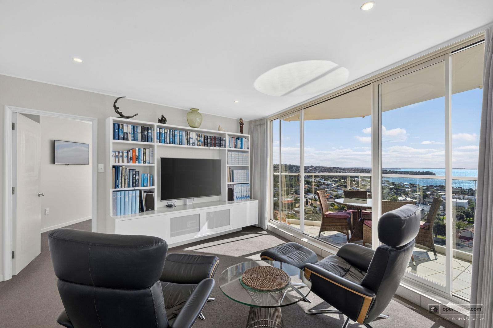 Slider image of 10/90 Kitchener Road, Auckland