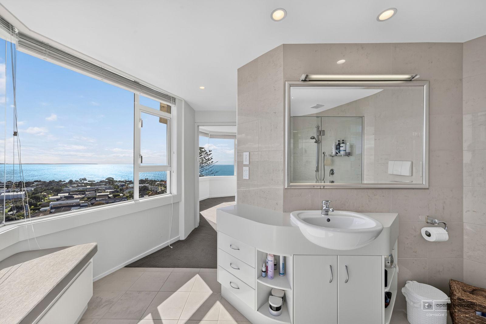 Slider image of 10/90 Kitchener Road, Auckland
