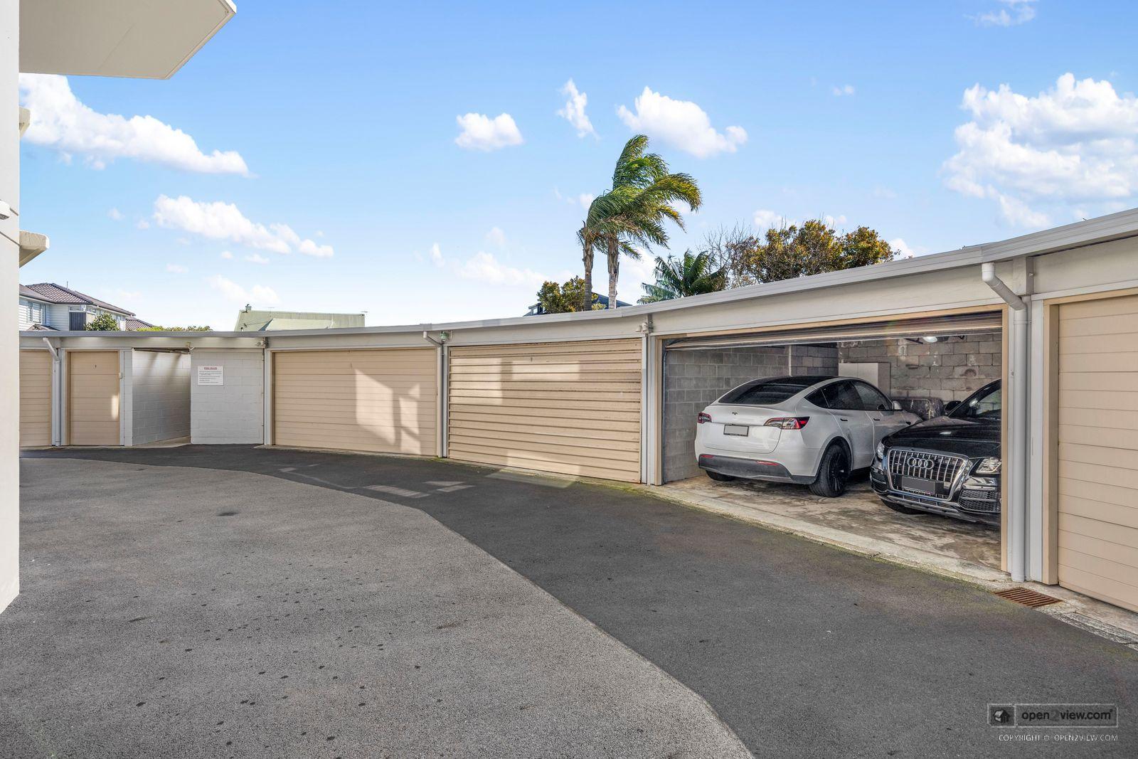 Slider image of 10/90 Kitchener Road, Auckland