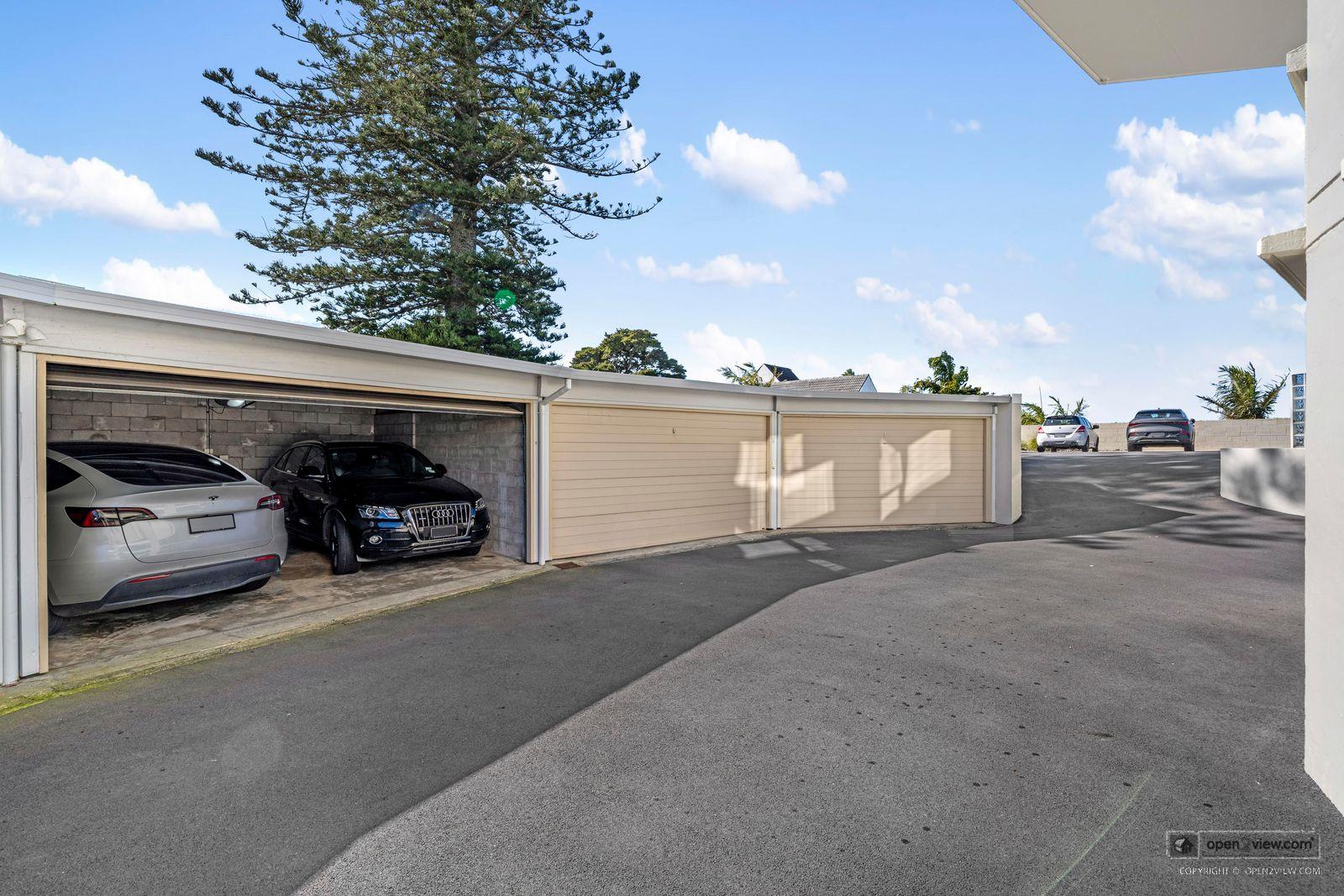 Slider image of 10/90 Kitchener Road, Auckland