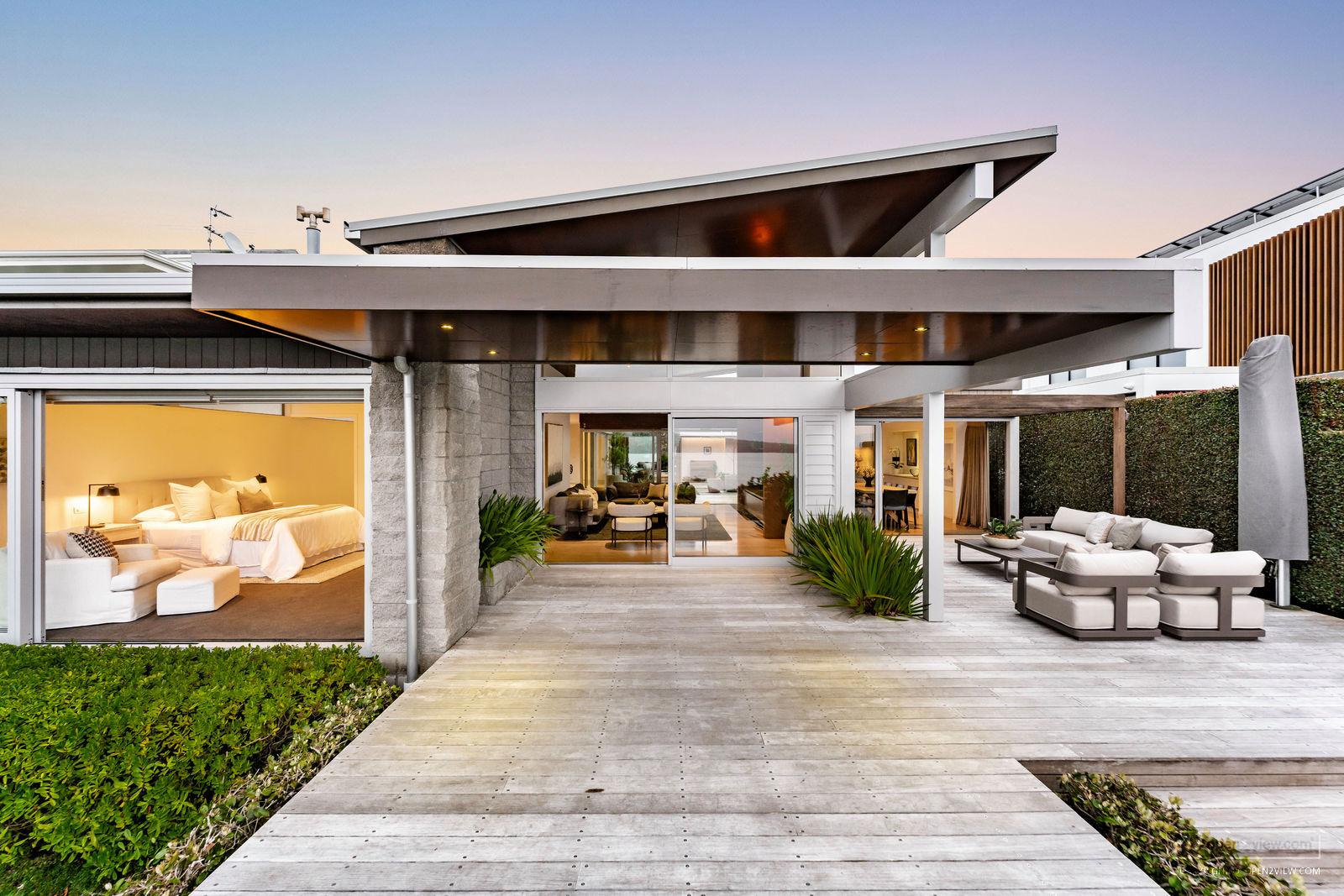 Slider image of 58 Seacliffe Avenue, Auckland